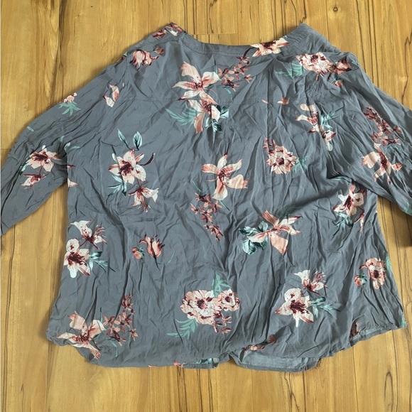 Torrid Harper Grey Floral Challis Pullover Blouse - Picture 6 of 7